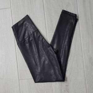 Aerie Black Crackle Shine Leggings | high rise | Small | Short Length